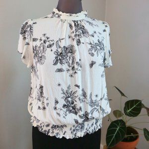 ROSE + OLIVE BLACK AMD WHITE FLORAL PRINT VINTAGE LOOKING BLOUSE SIZE XL